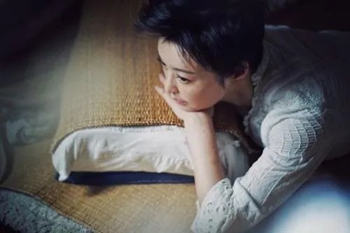 袁立经常前往边远地区做慈善活动,她为何会投身公益事业?