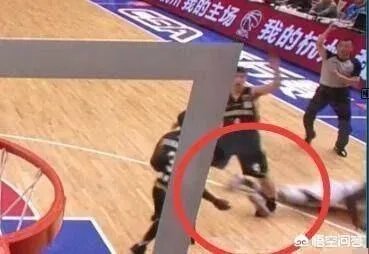 丁彦雨航赛后喊话赵继伟:交给你们了兄弟，别让我失望，对此你怎么看？