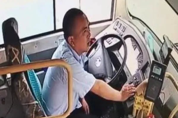 福建公交司机在驾驶过程中突发心梗后抢救无效去世,为何人会得这种病症?