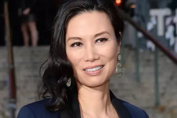 邓文迪与90后鲜肉前男友的“忘年恋”,为何会以分手收场?