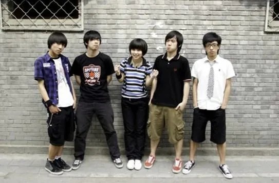 求！！！指人儿乐团每个人的详细资料！！！