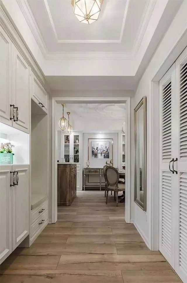 不管户型如何,都该有个漂亮又实用的玄关鞋柜,最好是多功能型的！