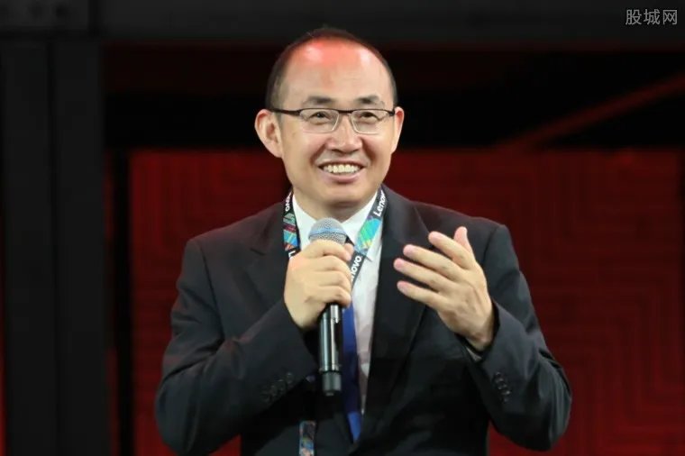 吴晓波潘石屹互怼 两人还聊了这些热点话题