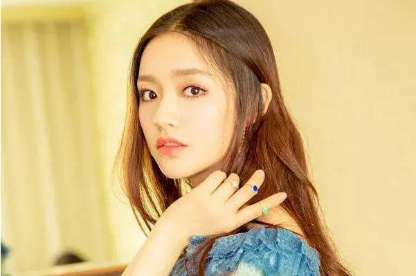 林允称拍《美人鱼》时压力很大，周星驰为何在片场对她这样?