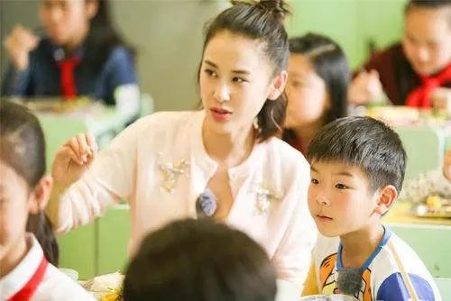 黄圣依的性格和说话方式被网友吐槽，你喜欢她的性格吗？