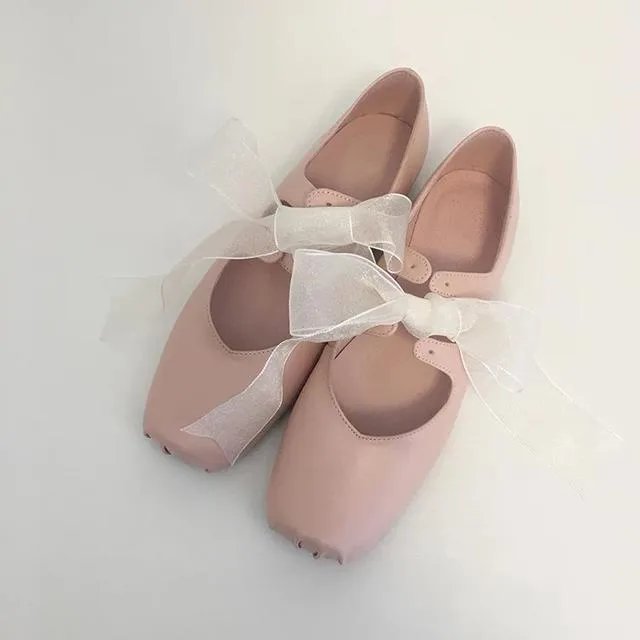 能推荐一些淘宝上有风格的女鞋吗？