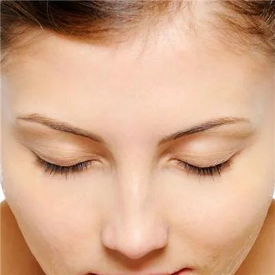 脸上长斑怎么办