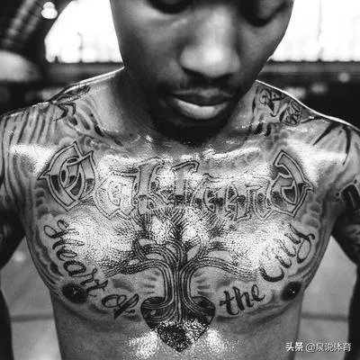 开拓者球星利拉德身上有金州勇士队标的纹身，这是怎么一回事？