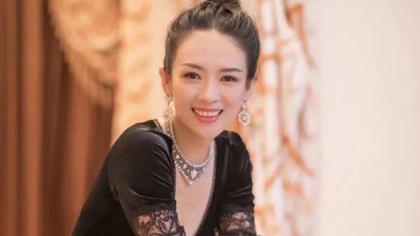 为什么说童谣和章子怡很像？