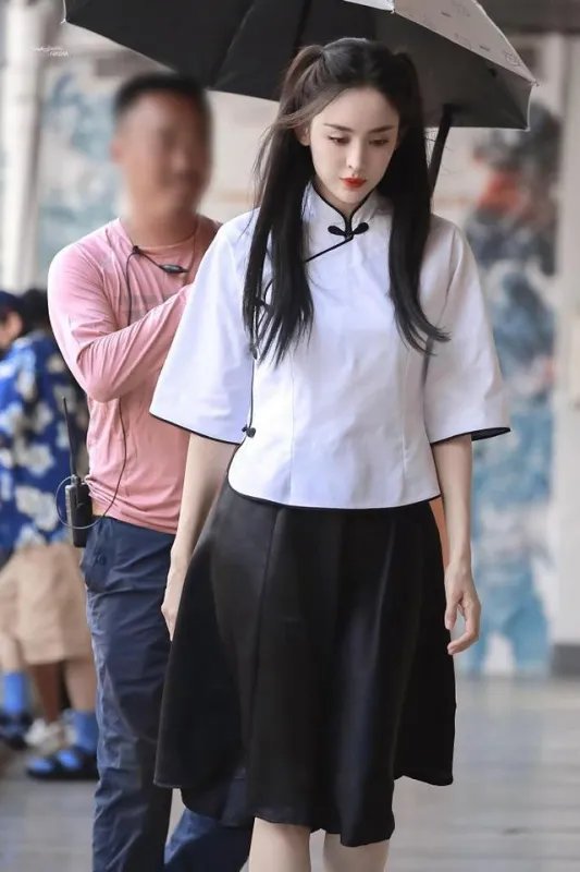 娜扎《恋恋红尘》路透曝光，民国风双马尾造型惊艳，剧中是什么人设？