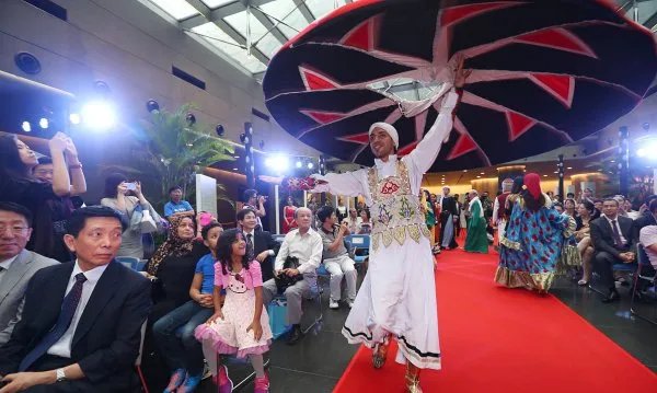 李治廷公布外籍女友,竟然还是迪拜富二代,中东女性有哪些外交礼仪?