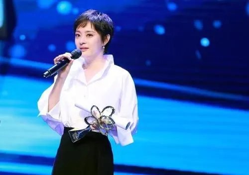 蒋勤勤孙俪是同父异母，俩人真实关系浮出水面，你觉得像吗？