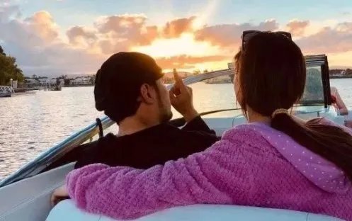 为什么昆凌参加任何活动，周杰伦都几乎可以在其左右？