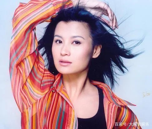 陈道明对她一见钟情，李幼斌为她净身出户，这个女人到底何德何能。她是谁？