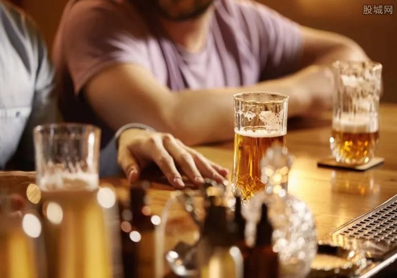 堕落的西方夜店文化 摄影师记录夜店堕落一幕