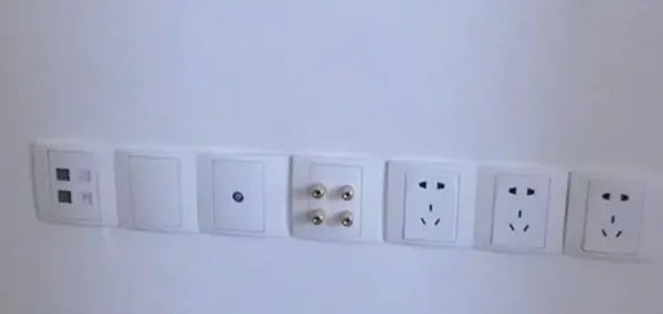 客厅插座一般需要离地多高呢？什么品牌的插座最好用？