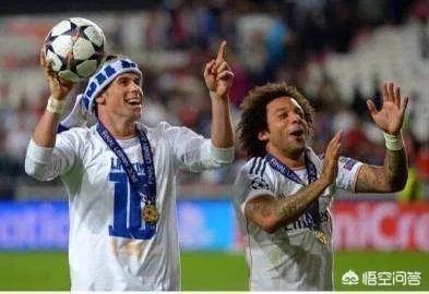 贝尔推开上来庆祝的巴斯克斯，西媒曝料：因队友干涉其私生活让贝尔感到愤怒，你怎么看？