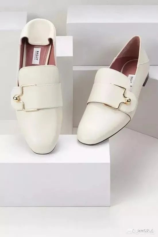 能推荐一些淘宝上有风格的女鞋吗？