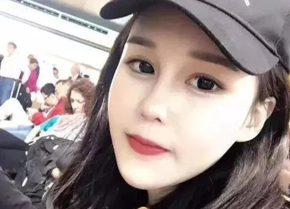 赵本山妻子谈女儿整容,坦言看着很揪心,女儿整容她该不该阻止?