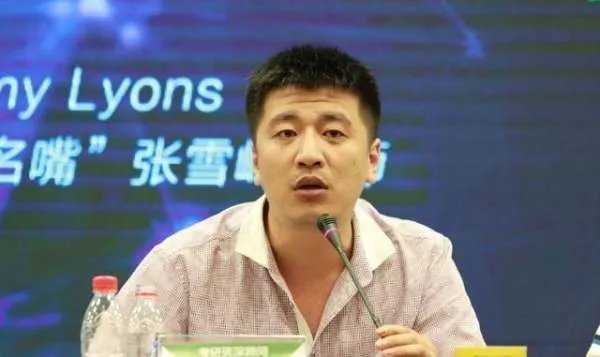 红极一时的张雪峰,因发言不当公开道歉,现在过得怎么样?