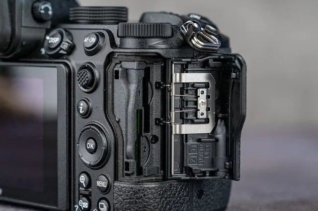 【每日摄影】8699元的尼康Z5全画幅微单相机值得买吗？