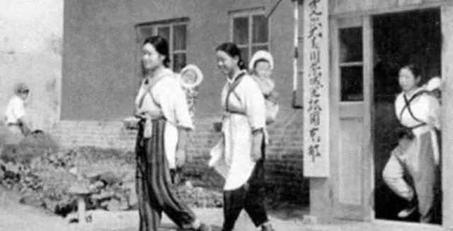 二战后日本如何快速恢复人口的?为什么说中学女生苦不堪言呢?