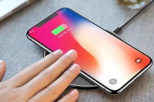 iPhone12首批货已售罄,为何人们嘴上说不买却买了?