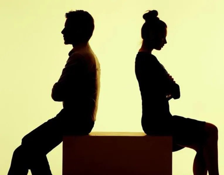 姐姐离婚后一直住在我家，我应该怎么委婉的将她赶走？