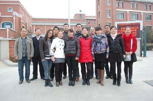 青岛开发区实验初级中学的校长介绍