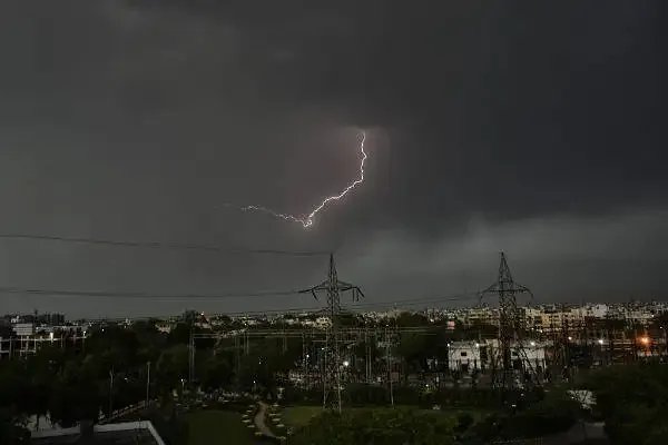 四川出现强对流天气，安岳现13级大风，为什么会出现这种天气？