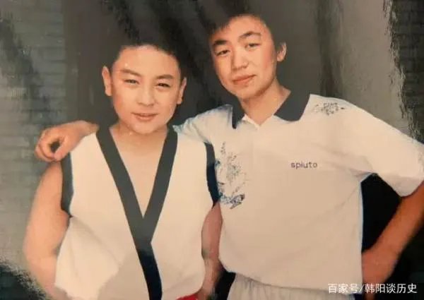 向华强都不敢惹,王宝强要行晚辈礼,释小龙究竟是什么身份?