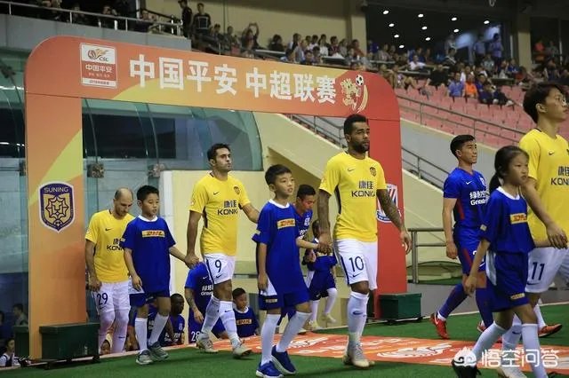 苏宁客场1-1战平申花全身而退，你觉得哪支队伍发挥的更加出色？