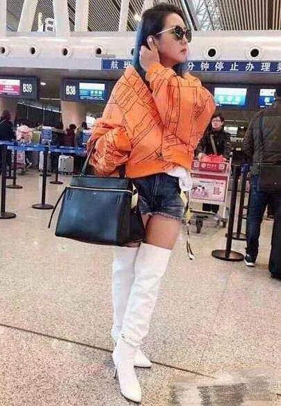 何洁被曝和刁磊同住酒店是什么情况？