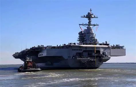 如果福特号核动力航母全副武装穿越到恐龙时代，可以打败恐龙吗？