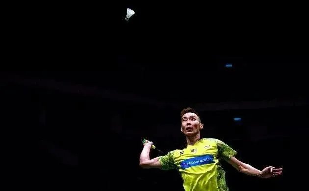 李宗伟打了4次世锦赛决赛，拿到4枚银牌，他分别输给了谁？