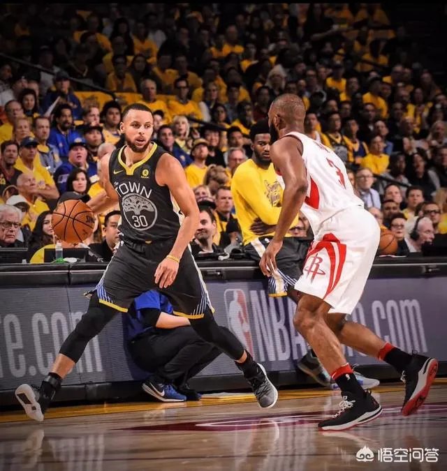 开拓者球星利拉德身上有金州勇士队标的纹身，这是怎么一回事？