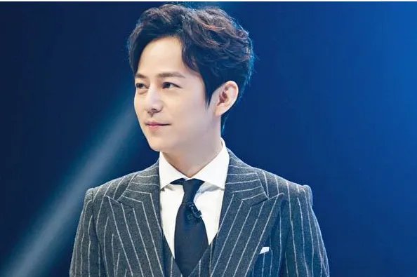 如何评价2020湖南卫视跨年演唱会上谢娜的主持表现？